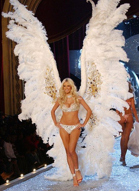 Heidi Klumová na pehlídce znaky Victoria's Secret