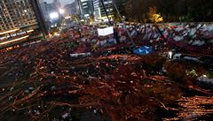 Jihokorejci protestují v ulicích proti souasné prezidentce Park Geun-hye....