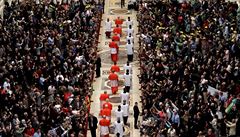Prvod sedmnácti nov zvolených kardinál, kteí byli tímto uvedeni do úadu.