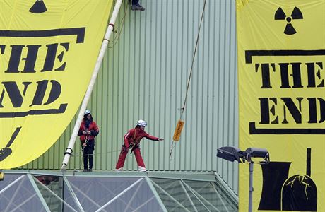 Aktivisté Greenpeace u výcarské jaderné elektrárny Breznau I.