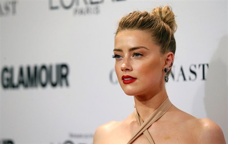 Hereka Amber Heard.