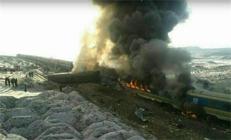 V Íránu se srazily dva vlaky.