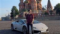Jevgenij Nikulin a jeho bílé lamborghini na stránkách ruského serveru Gazeta.ru. Jevgenij Nikulin a jeho bílé lamborghini na stránkách ruského serveru Gazeta.ru.