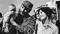 Fidel Castro s rodinou kanadského premiéra Justina Trudeaua na Kubě v roce 1976. | na serveru Lidovky.cz | aktuální zprávy