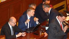 Poslanci jednají o novele zákona o střetu zájmů. Poslanci jednají o novele zákona o střetu zájmů.