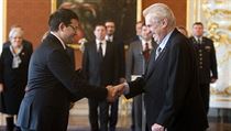 Prezident Milo Zeman si podal rukou s novm ministrem pro lidsk prva Janem...