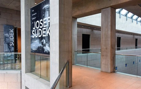 Výstava Josefa Sudka se koná v Národní galerii v kanadské Ottaw.
