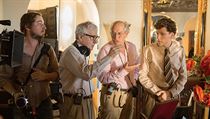 Vittorio Storaro (uprostřed) s režisérem Woodym Allenem a hercem Jessem... | na serveru Lidovky.cz | aktuální zprávy