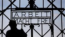 Nápis „Arbeit macht frei“ z brány koncentračního tábora Dachau. | na serveru Lidovky.cz | aktuální zprávy