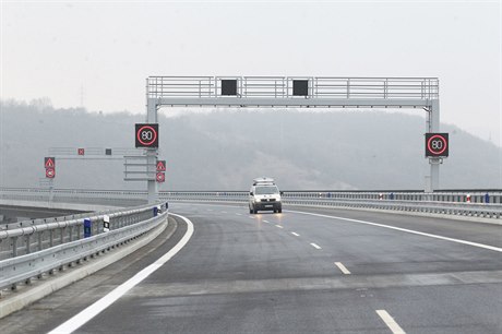 Slavnostní otevení nového úseku dálnice D8