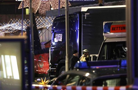 Spolujezdec idie kamionu je mrtvý, oznámila mluví berlínské policie pro N24.