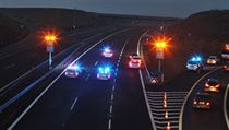 První auta projíždějící novým úsekem dálnice D8 | na serveru Lidovky.cz | aktuální zprávy