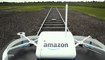 První komerční doručení zásilky dronem provedl Amazon 7. prosince v britském... | na serveru Lidovky.cz | aktuální zprávy