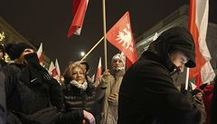 Účastníci protidemonstrace na podporu vlády Účastníci protidemonstrace na podporu vlády