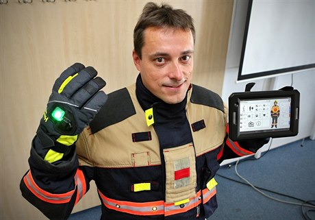 Plzeská firma Applycon vyvinula speciální obleky pro hasie a zúastnila se s...