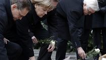 Německá kancléřka Angela Merkel pokládá květiny u místa berlínského útoku | na serveru Lidovky.cz | aktuální zprávy