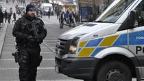 Policisté zatarasili 21. prosince vjezd na vánoční trhy z Rašínovy ulice na... | na serveru Lidovky.cz | aktuální zprávy