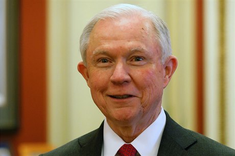 Jeff Sessions, kandidát na éfa justice, nechvaln proslul svým málo kritickým...