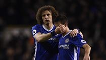 Tottenham - Chelsea (Cesar Azpilicueta a David Luiz smutn po porce)