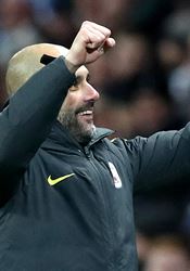 Manchester City odčinil porážku s Chelsea a posunul se opět na první místo Manažer Manchesteru City Pepe Guardiola slaví. | na serveru Lidovky.cz | aktuální zprávy