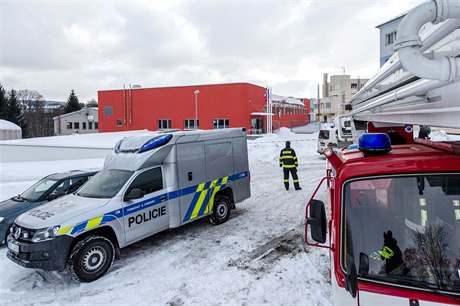 V hale se hrál florbalový zápas. Dva úastníci utrpli drobná zranní