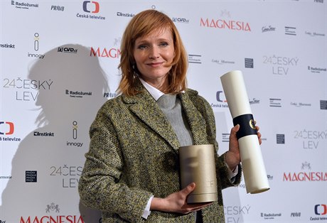 Hereka Anna Geislerová pevzala cenu filmových fanouk za film Anthropoid na...