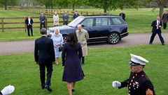 Její Výsost královna Albta vítá prezidentský pár na hrad Windsor.