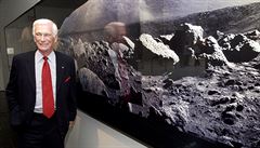 Ve vku 82 let zemel americký astronaut Eugene Cernan.