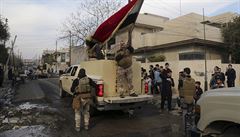 Irátí osvoboditelé ve východní ásti Mosulu.