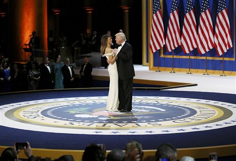 Tanení sólo pro nový prezidentský pár na jednom z inauguraních ples.