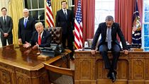 Změna interiéru Oválné pracovny s příchodem prezidenta Donalda Trumpa. | na serveru Lidovky.cz | aktuální zprávy