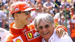 V ée Ferrari ml Michael Schumacher s Ecclestonem u velmi kamarádský vztah.