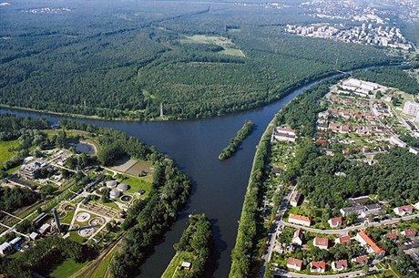 O výstavb kanálu Dunaj-Odra-Labe se uvauje u sto let.