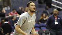 Český hráč Washington Wizards Tomáš Satoranský se rozcvičuje před zápasem... | na serveru Lidovky.cz | aktuální zprávy