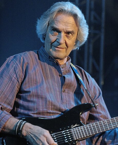 Muzika ke mn pichází v tch nejnemonjích okamicích, íká John McLaughlin