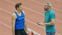 Adam Sebastian Helcelet (vlevo) z Olympu Praha s trenrem Josefem Karasem.