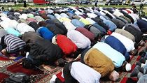 Veřejná modlitba českých muslimů na pražské Letné, 2. květen 2014 Veřejná modlitba českých muslimů na pražské Letné, 2. květen 2014