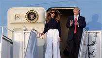 Prezident USA Donald Trump a jeho manželka při příletu do Balm Beach na Floridě. | na serveru Lidovky.cz | aktuální zprávy