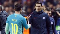 Angel Di Maria si podv ruku s Lionelem Messim.