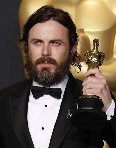 Casey Affleck má Oscara v kategorii nejlepí herec roku.