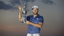 Dustin Johnson se konečně dočkal. Slaví svůj první triumf na majoru. | na serveru Lidovky.cz | aktuální zprávy