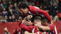 Fotbalisté Atlétika Madrid se radují z jednoho ze čtyř gólů do sítě Leverkusenu. | na serveru Lidovky.cz | aktuální zprávy