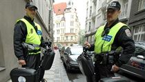 Pražští strážníci na vozítkách segway. | na serveru Lidovky.cz | aktuální zprávy