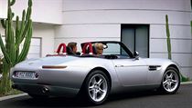 BMW Z8, retro roadster, kter pat k nejcennjm novodobm bavorkm.