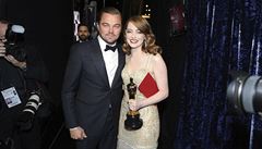 Leonardo DiCaprio s Emmou Stoneovou, vítzkou ceny pro nejlepí hereku v...