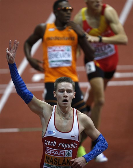Pavel Maslák zabhl nejlepí letoní výkon a postoupil do semifinále.