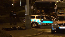 Zadržený muž chtěl utéct z policejního auta, pak náhle zemřel. Snímek z místa... | na serveru Lidovky.cz | aktuální zprávy