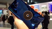 HTC U Ultra - pikov a drah smartphone s malm druhm displejem na veletrhu...