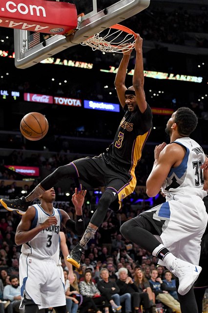 NBA: Minnesota Timberwolves proti Los Angeles Lakers.