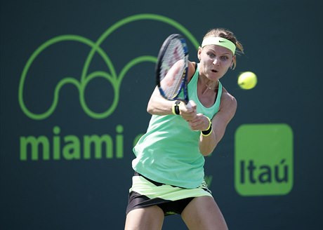 Lucie afáová na turnaji v Miami záí.